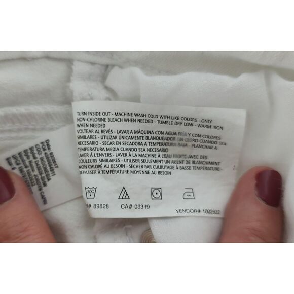 Gloria Vanderbilt Amanda Capri Floral Embroidered White Crop Casual Size 6 - Picture 10 of 10